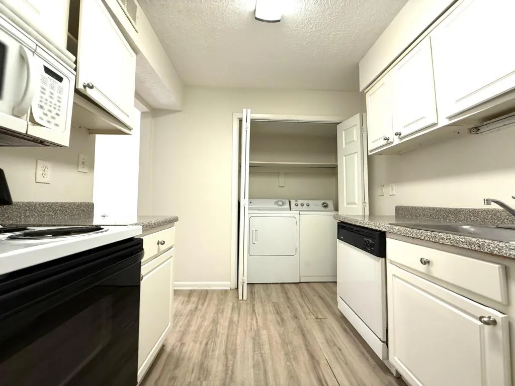 5153 Roswell Road Unit 2, Atlanta, Georgia 30342, 1 Bedroom Bedrooms, 0 ,1 BathroomBathrooms,Residential,For Sale,5153 Roswell Road Unit 2,7831665