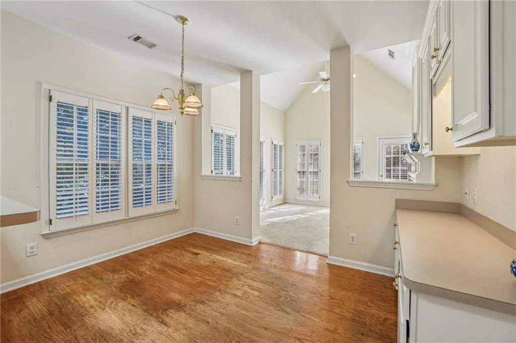 900 Lancaster Way, Atlanta, Georgia 30328, 4 Bedrooms Bedrooms, ,2 BathroomsBathrooms,Residential,For Sale,900 Lancaster Way,7680912