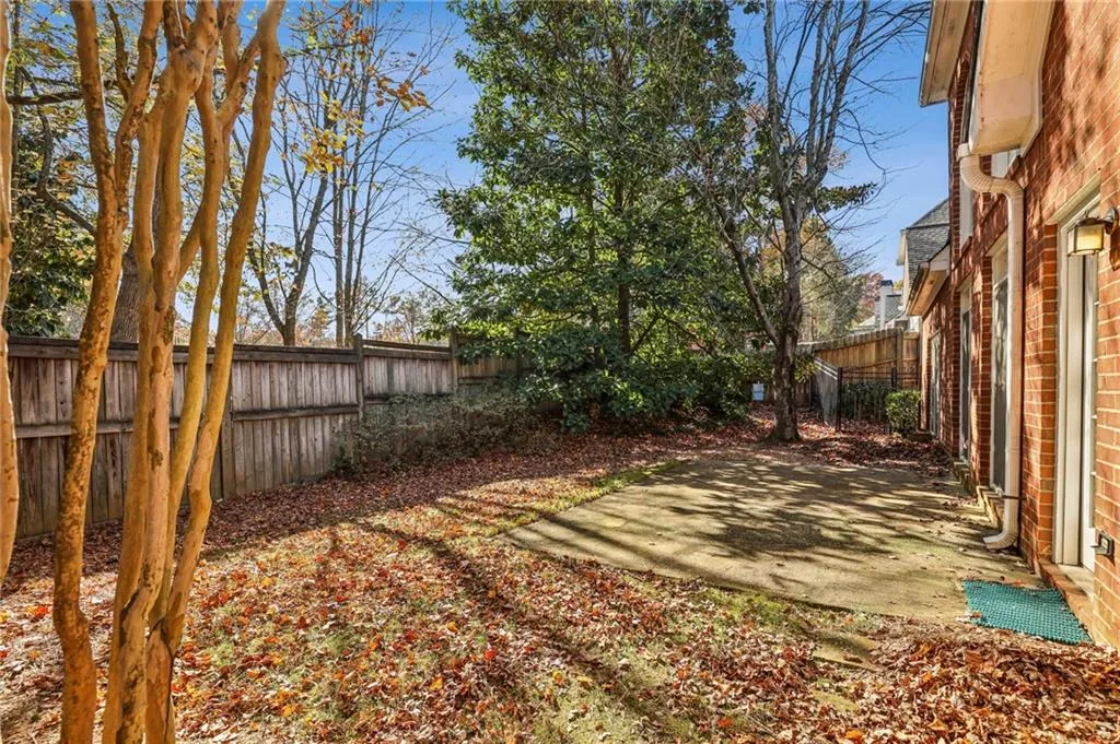 900 Lancaster Way, Atlanta, Georgia 30328, 4 Bedrooms Bedrooms, ,2 BathroomsBathrooms,Residential,For Sale,900 Lancaster Way,7680912