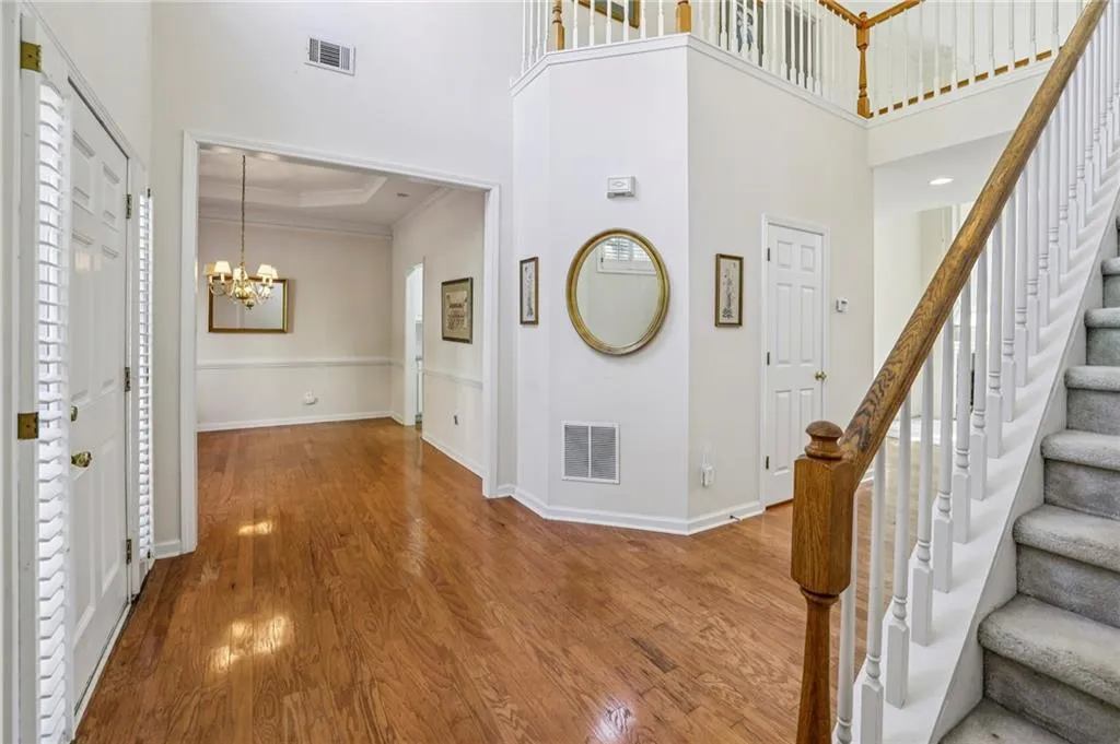 900 Lancaster Way, Atlanta, Georgia 30328, 4 Bedrooms Bedrooms, ,2 BathroomsBathrooms,Residential,For Sale,900 Lancaster Way,7680912