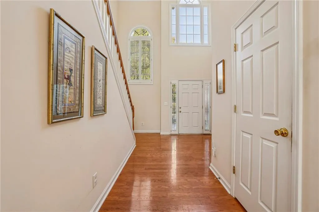 900 Lancaster Way, Atlanta, Georgia 30328, 4 Bedrooms Bedrooms, ,2 BathroomsBathrooms,Residential,For Sale,900 Lancaster Way,7680912