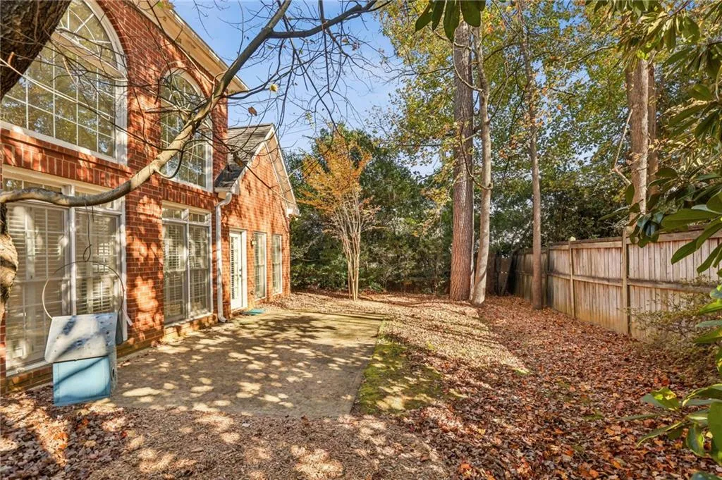 900 Lancaster Way, Atlanta, Georgia 30328, 4 Bedrooms Bedrooms, ,2 BathroomsBathrooms,Residential,For Sale,900 Lancaster Way,7680912