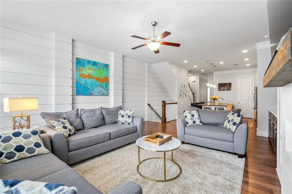 463 Alderwood Street, Atlanta, Georgia 30328, 3 Bedrooms Bedrooms, ,3 BathroomsBathrooms,Residential,Sold,463 Alderwood Street,6905349