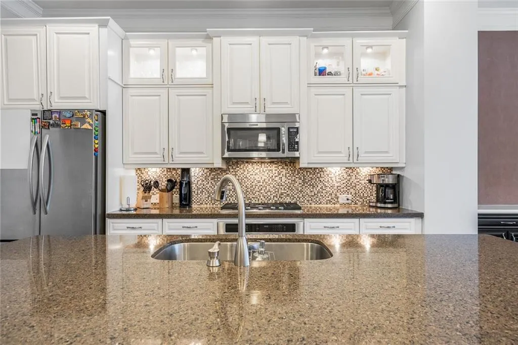 463 Alderwood Street, Atlanta, Georgia 30328, 3 Bedrooms Bedrooms, ,3 BathroomsBathrooms,Residential,Sold,463 Alderwood Street,6905349