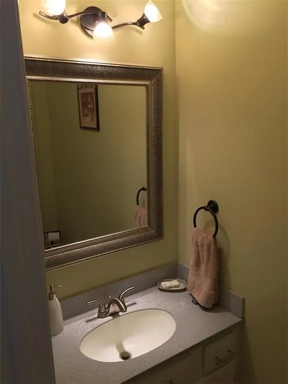 7500 Roswell Road Unit 12, Sandy Springs, Georgia 30350, 2 Bedrooms Bedrooms, ,2 BathroomsBathrooms,Residential,Sold,7500 Roswell Road Unit 12,6519670