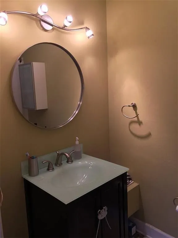 7500 Roswell Road Unit 12, Sandy Springs, Georgia 30350, 2 Bedrooms Bedrooms, ,2 BathroomsBathrooms,Residential,Sold,7500 Roswell Road Unit 12,6519670