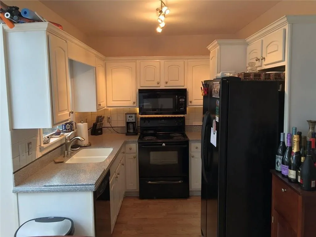 7500 Roswell Road Unit 12, Sandy Springs, Georgia 30350, 2 Bedrooms Bedrooms, ,2 BathroomsBathrooms,Residential,Sold,7500 Roswell Road Unit 12,6519670