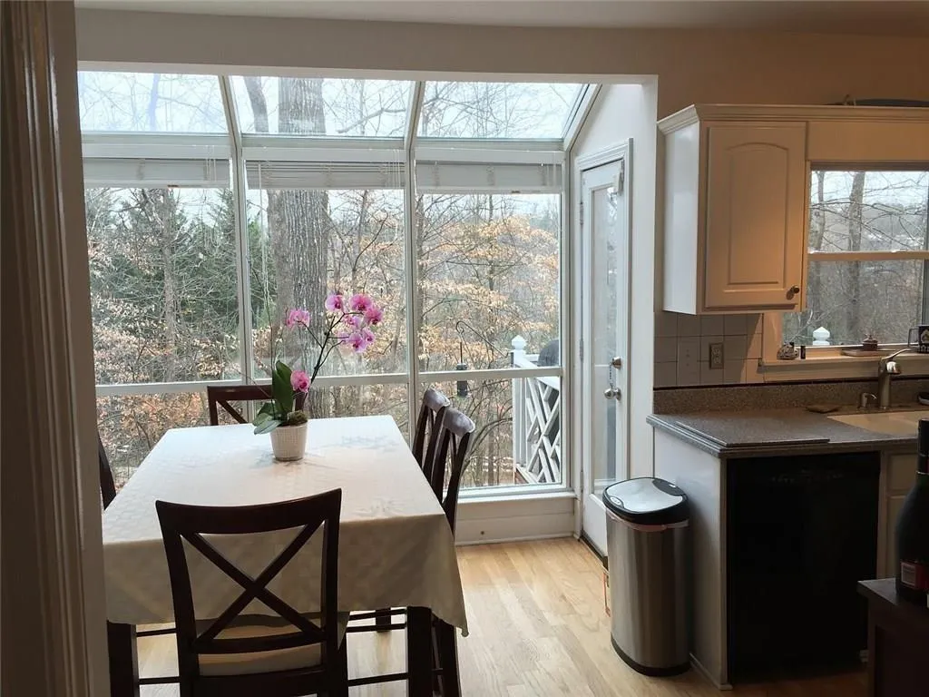 7500 Roswell Road Unit 12, Sandy Springs, Georgia 30350, 2 Bedrooms Bedrooms, ,2 BathroomsBathrooms,Residential,Sold,7500 Roswell Road Unit 12,6519670