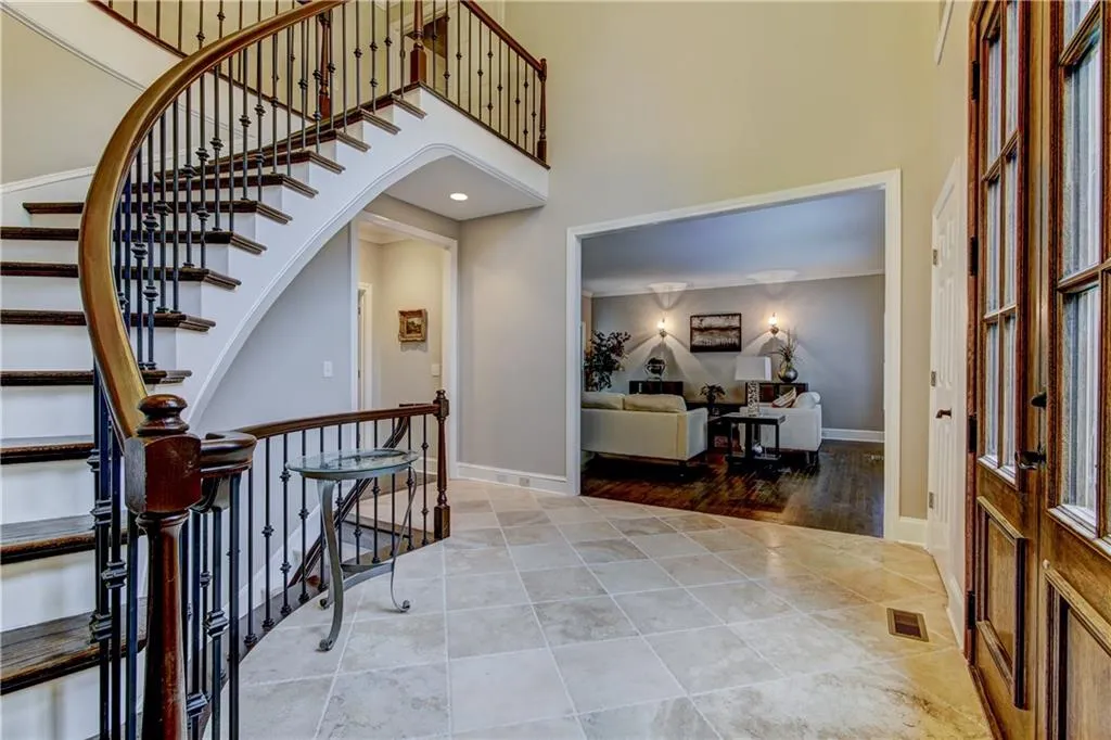 8440 Valemont Drive, Sandy Springs, Georgia 30350, 5 Bedrooms Bedrooms, ,4 BathroomsBathrooms,Residential,Sold,8440 Valemont Drive,6097381