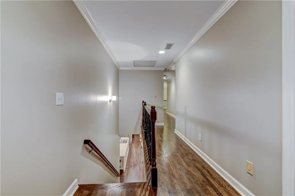 8440 Valemont Drive, Sandy Springs, Georgia 30350, 5 Bedrooms Bedrooms, ,4 BathroomsBathrooms,Residential,Sold,8440 Valemont Drive,6097381