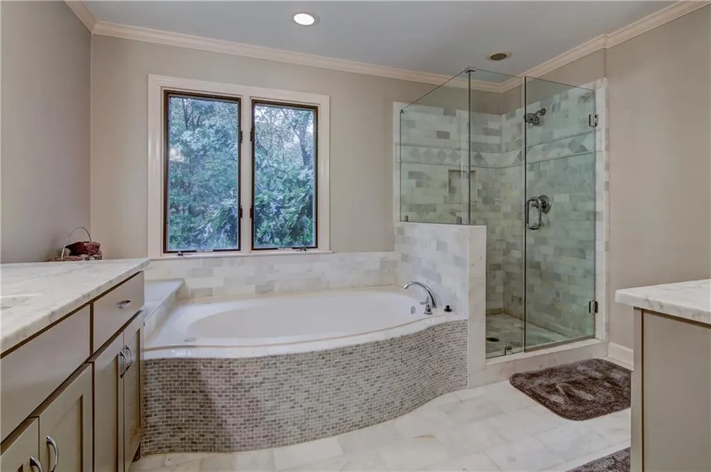 8440 Valemont Drive, Sandy Springs, Georgia 30350, 5 Bedrooms Bedrooms, ,4 BathroomsBathrooms,Residential,Sold,8440 Valemont Drive,6097381