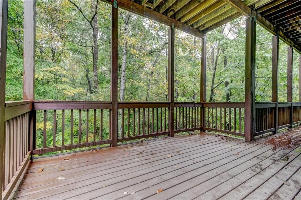 8440 Valemont Drive, Sandy Springs, Georgia 30350, 5 Bedrooms Bedrooms, ,4 BathroomsBathrooms,Residential,Sold,8440 Valemont Drive,6097381