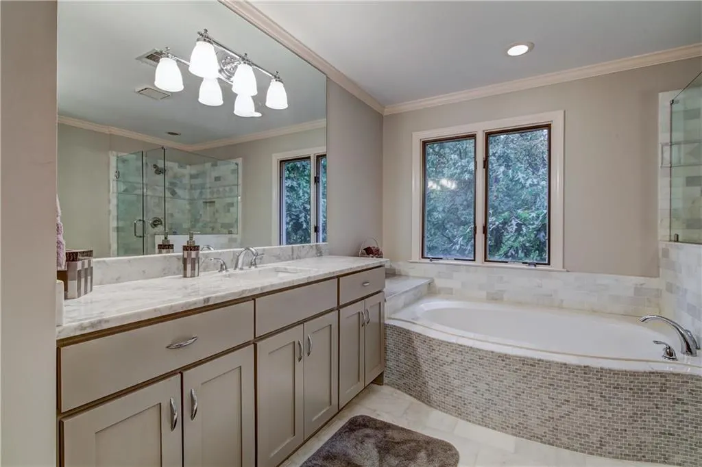 8440 Valemont Drive, Sandy Springs, Georgia 30350, 5 Bedrooms Bedrooms, ,4 BathroomsBathrooms,Residential,Sold,8440 Valemont Drive,6097381