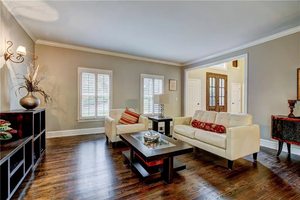 8440 Valemont Drive, Sandy Springs, Georgia 30350, 5 Bedrooms Bedrooms, ,4 BathroomsBathrooms,Residential,Sold,8440 Valemont Drive,6097381