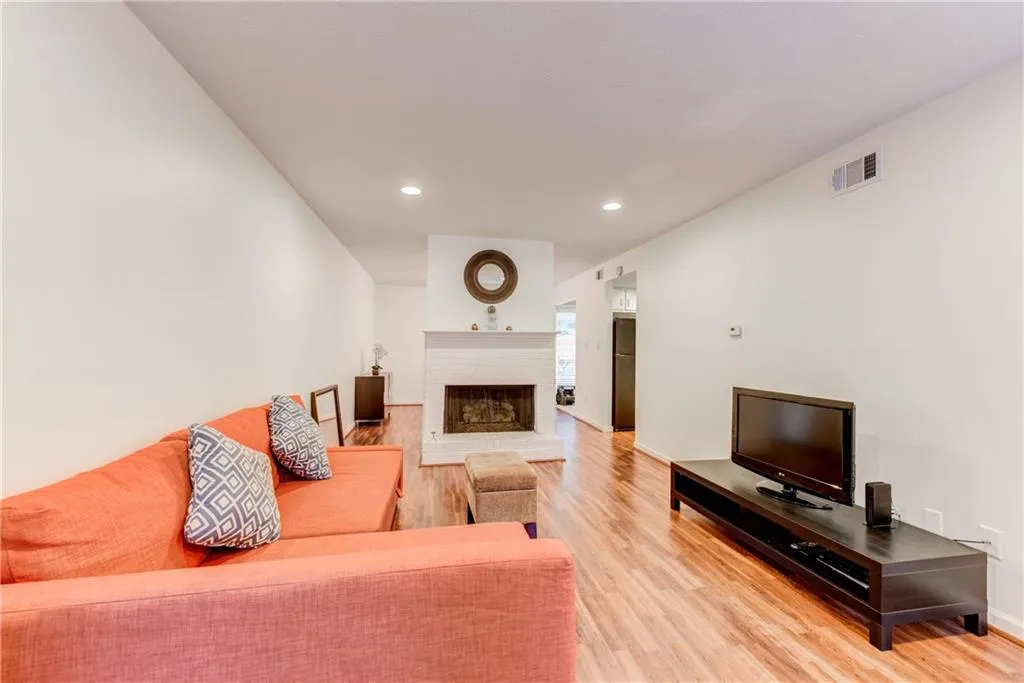 7750 Roswell Road Unit 6c, Atlanta, Georgia 30350, 3 Bedrooms Bedrooms, ,2 BathroomsBathrooms,Residential,Sold,7750 Roswell Road Unit 6c,6042251