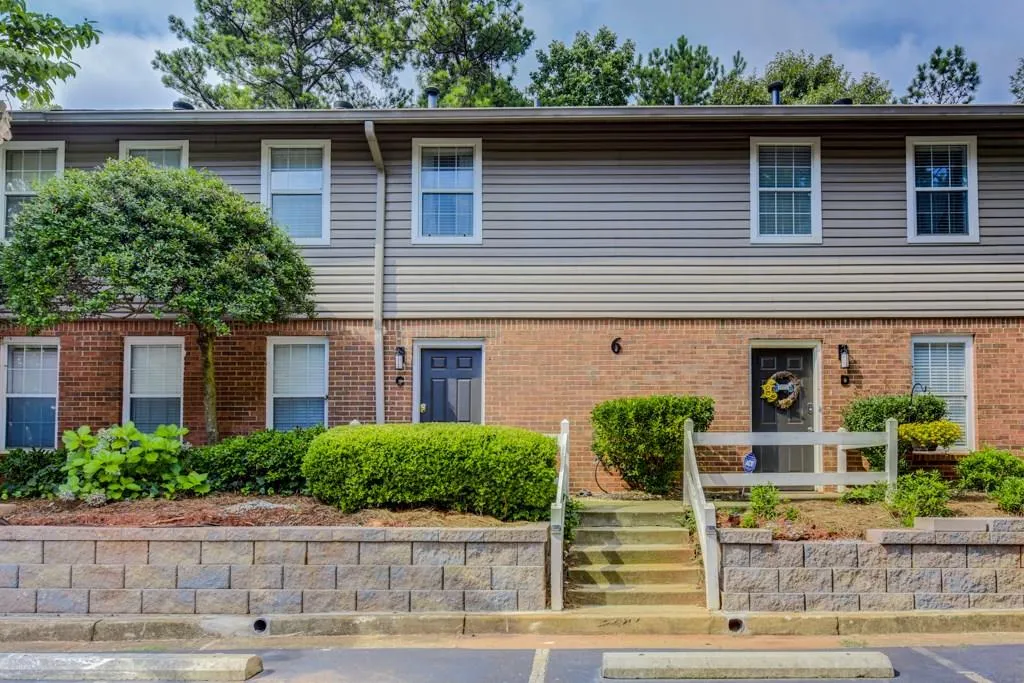 7750 Roswell Road Unit 6c, Atlanta, Georgia 30350, 3 Bedrooms Bedrooms, ,2 BathroomsBathrooms,Residential,Sold,7750 Roswell Road Unit 6c,6042251