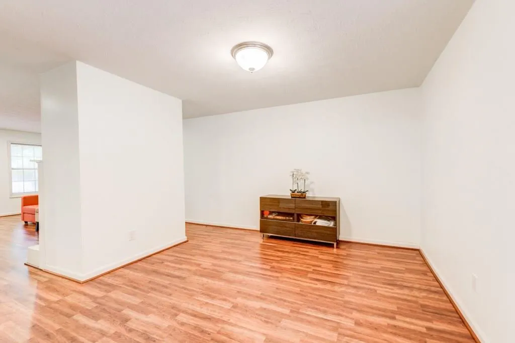 7750 Roswell Road Unit 6c, Atlanta, Georgia 30350, 3 Bedrooms Bedrooms, ,2 BathroomsBathrooms,Residential,Sold,7750 Roswell Road Unit 6c,6042251