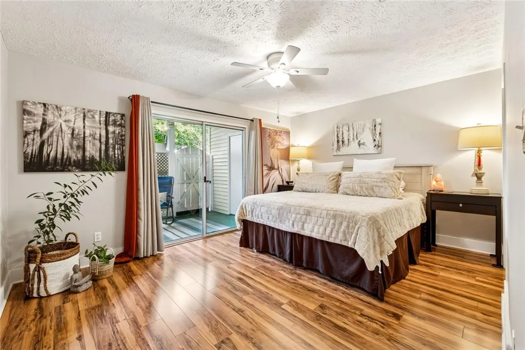 6808 Glenridge Drive Unit H, Atlanta, Georgia 30328, 1 Bedroom Bedrooms, ,1 BathroomBathrooms,Residential,For Sale,6808 Glenridge Drive Unit H,7659385