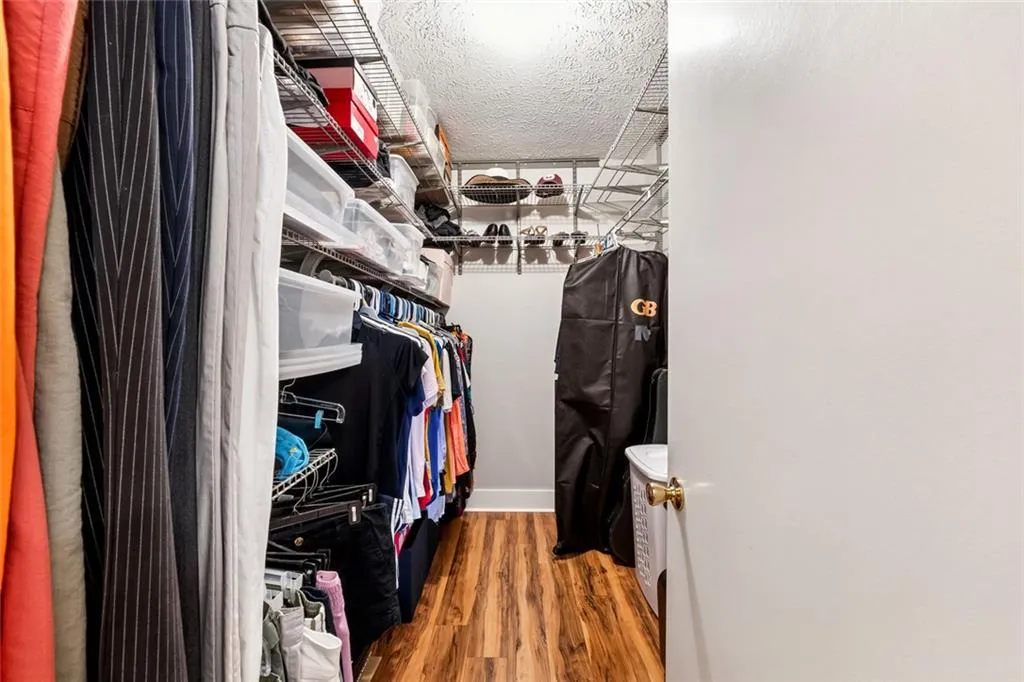 6808 Glenridge Drive Unit H, Atlanta, Georgia 30328, 1 Bedroom Bedrooms, ,1 BathroomBathrooms,Residential,For Sale,6808 Glenridge Drive Unit H,7659385
