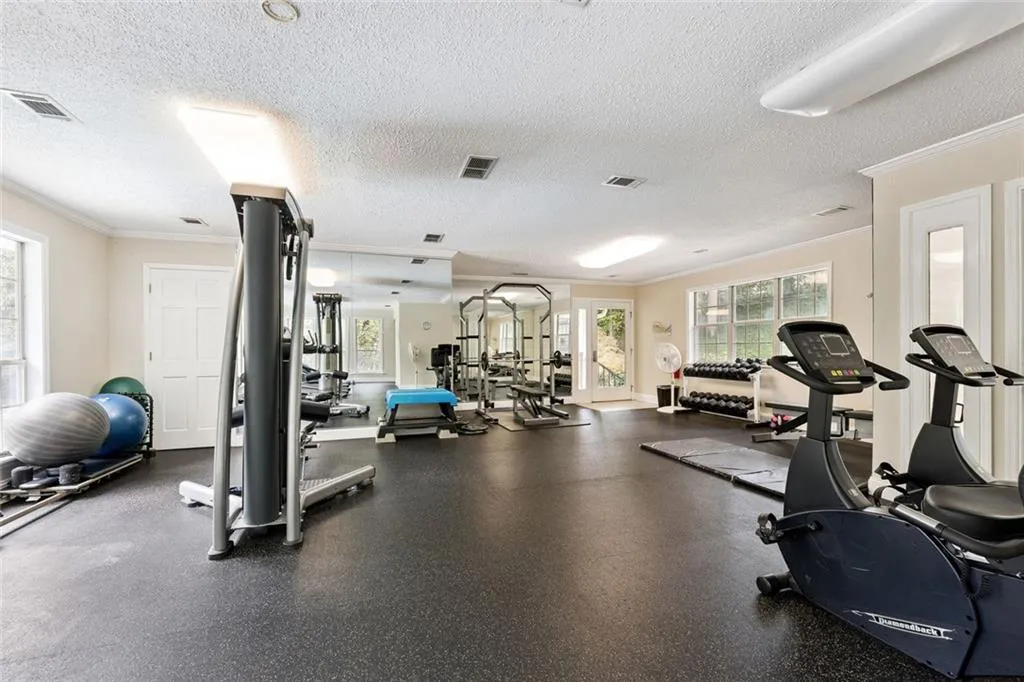 6808 Glenridge Drive Unit H, Atlanta, Georgia 30328, 1 Bedroom Bedrooms, ,1 BathroomBathrooms,Residential,For Sale,6808 Glenridge Drive Unit H,7659385