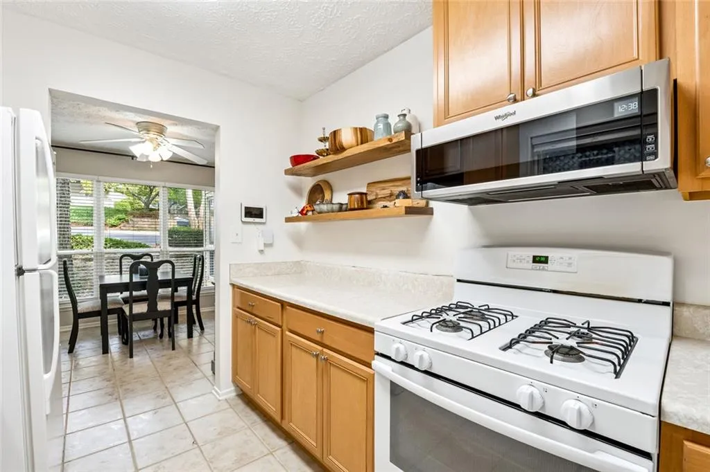 6808 Glenridge Drive Unit H, Atlanta, Georgia 30328, 1 Bedroom Bedrooms, ,1 BathroomBathrooms,Residential,For Sale,6808 Glenridge Drive Unit H,7659385
