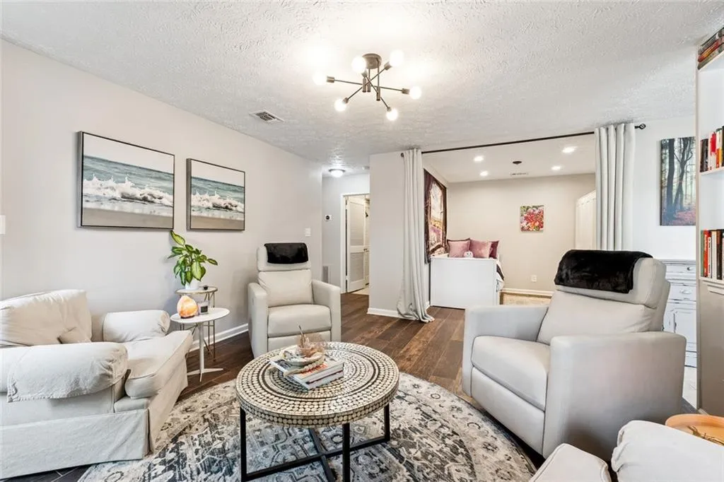 6808 Glenridge Drive Unit H, Atlanta, Georgia 30328, 1 Bedroom Bedrooms, ,1 BathroomBathrooms,Residential,For Sale,6808 Glenridge Drive Unit H,7659385