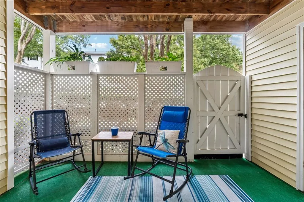 6808 Glenridge Drive Unit H, Atlanta, Georgia 30328, 1 Bedroom Bedrooms, ,1 BathroomBathrooms,Residential,For Sale,6808 Glenridge Drive Unit H,7659385