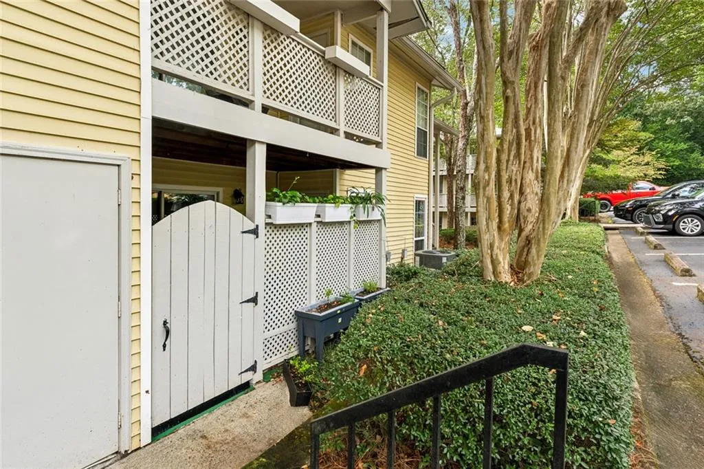 6808 Glenridge Drive Unit H, Atlanta, Georgia 30328, 1 Bedroom Bedrooms, ,1 BathroomBathrooms,Residential,For Sale,6808 Glenridge Drive Unit H,7659385