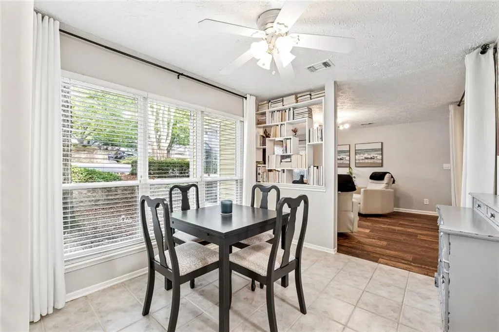 6808 Glenridge Drive Unit H, Atlanta, Georgia 30328, 1 Bedroom Bedrooms, ,1 BathroomBathrooms,Residential,For Sale,6808 Glenridge Drive Unit H,7659385
