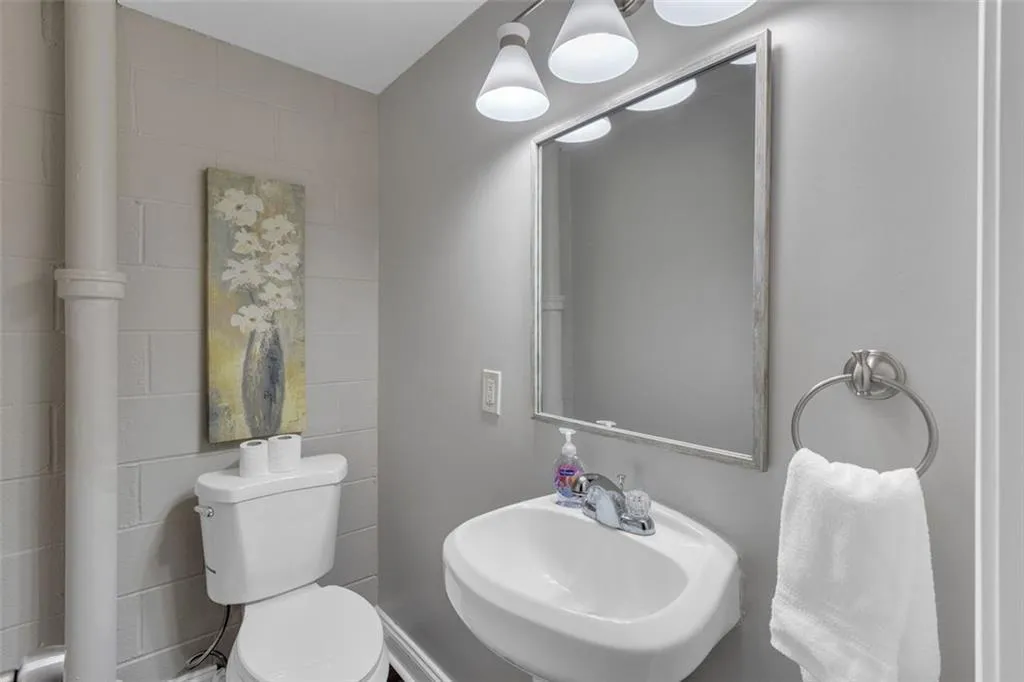 2994 Baker Ridge Drive Nw, Atlanta, Georgia 30318, 4 Bedrooms Bedrooms, ,2 BathroomsBathrooms,Residential,For Sale,2994 Baker Ridge Drive Nw,7605774