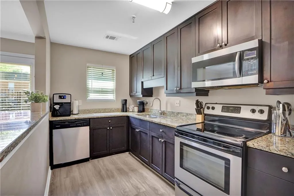 205 Winding River Drive Unit F, Sandy Springs, Georgia 30350, 2 Bedrooms Bedrooms, ,2 BathroomsBathrooms,Residential,Sold,205 Winding River Drive Unit F,7204669 205 Winding River Drive Unit F, Sandy Springs, Georgia 30350, 2 Bedrooms Bedrooms, ,2 BathroomsBathrooms,Residential,Sold,205 Winding River Drive Unit F,7204669