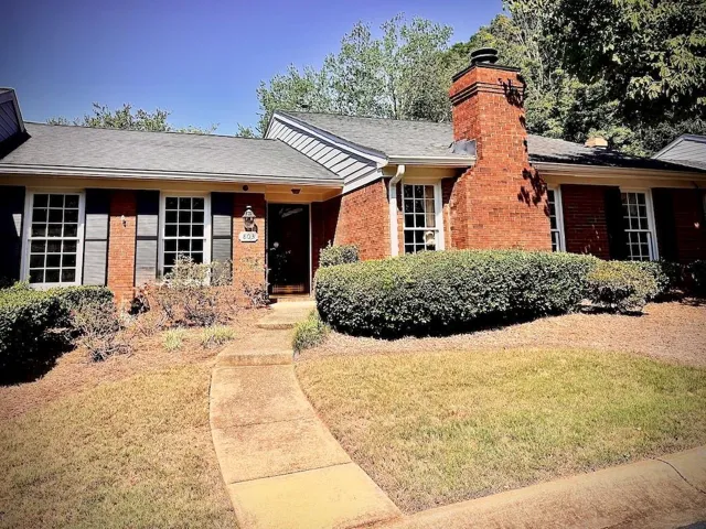 803 Dunwoody Chace, Sandy Springs, Georgia 30328