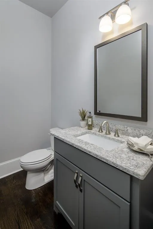 237 Belle Lane, Sandy Springs, Georgia 30328, 5 Bedrooms Bedrooms, ,5 BathroomsBathrooms,Residential,Sold,237 Belle Lane,6009465