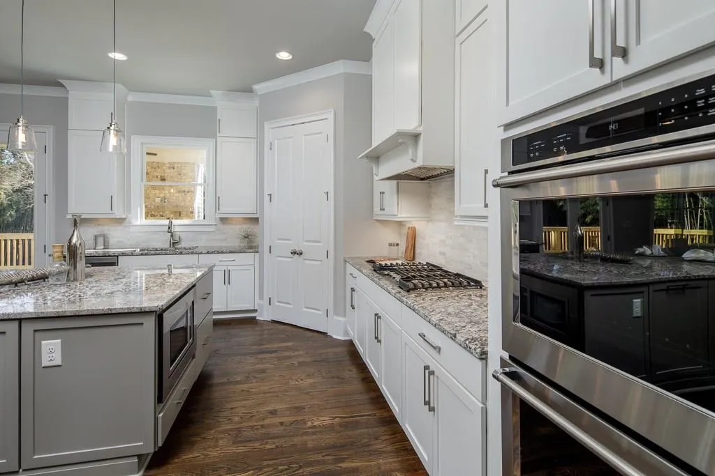 237 Belle Lane, Sandy Springs, Georgia 30328, 5 Bedrooms Bedrooms, ,5 BathroomsBathrooms,Residential,Sold,237 Belle Lane,6009465