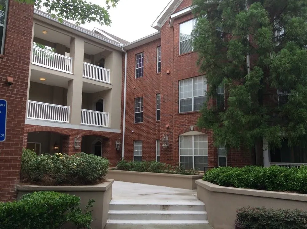 5641 Roswell Road Unit 302, Sandy Springs, Georgia 30342, 2 Bedrooms Bedrooms, ,2 BathroomsBathrooms,Residential,Sold,5641 Roswell Road Unit 302,5693964