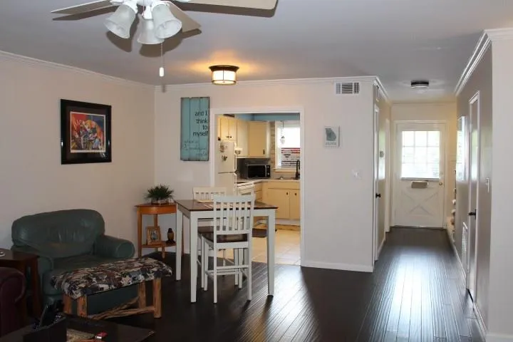 6700 Roswell Road Unit 23e, Atlanta, Georgia 30328, 2 Bedrooms Bedrooms, ,1 BathroomBathrooms,Residential,Sold,6700 Roswell Road Unit 23e,5876873