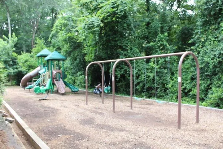 6700 Roswell Road Unit 23e, Atlanta, Georgia 30328, 2 Bedrooms Bedrooms, ,1 BathroomBathrooms,Residential,Sold,6700 Roswell Road Unit 23e,5876873