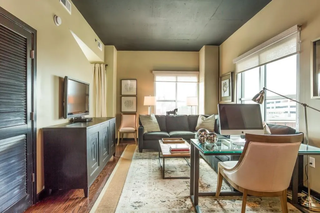 250 Pharr Road Ne Unit 317, Atlanta, Georgia 30305, 1 Bedroom Bedrooms, ,1 BathroomBathrooms,Residential,Sold,250 Pharr Road Ne Unit 317,5803025