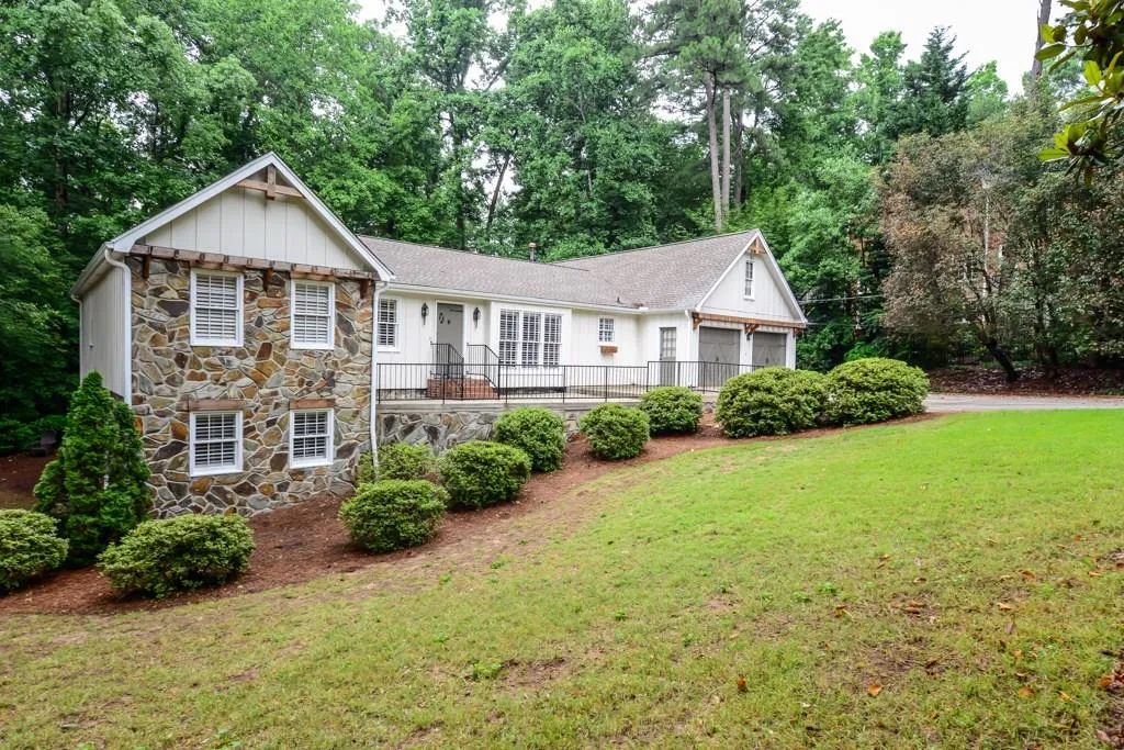 5360 Timber Trail, Sandy Springs, Georgia 30342, 4 Bedrooms Bedrooms, ,3 BathroomsBathrooms,Residential,Sold,5360 Timber Trail,5946513