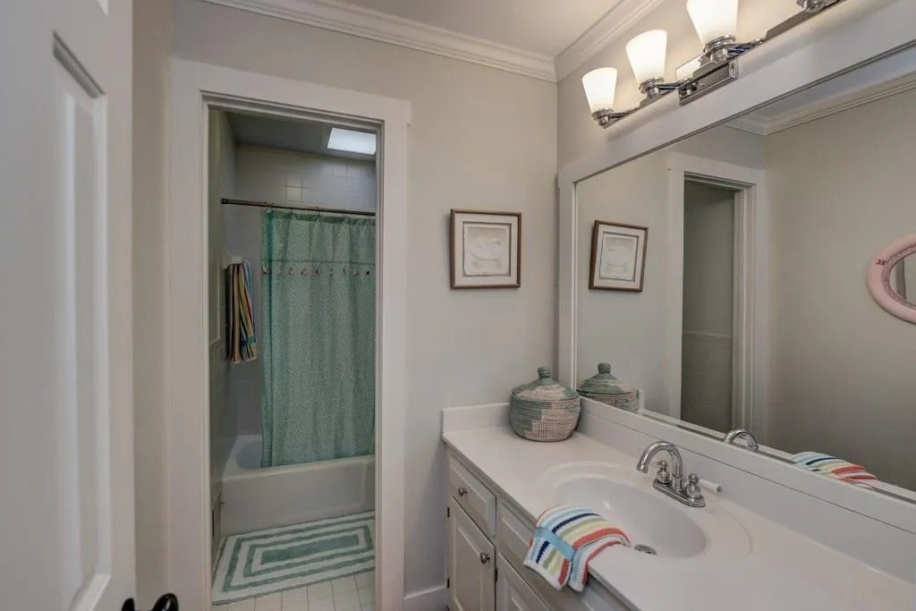 5360 Timber Trail, Sandy Springs, Georgia 30342, 4 Bedrooms Bedrooms, ,3 BathroomsBathrooms,Residential,Sold,5360 Timber Trail,5946513