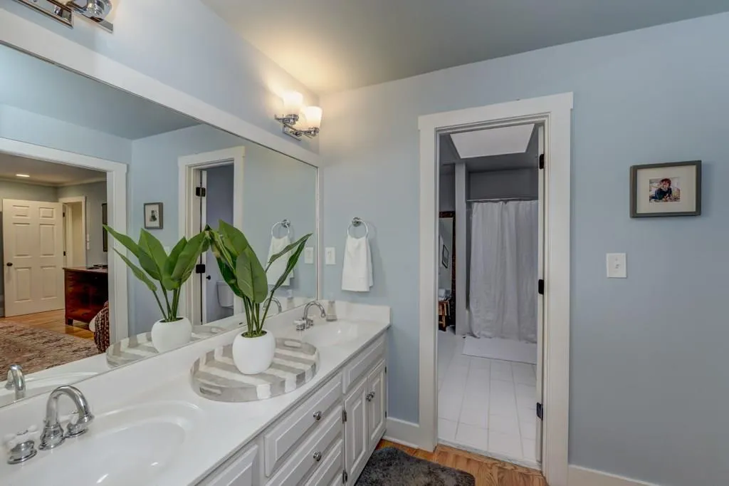5360 Timber Trail, Sandy Springs, Georgia 30342, 4 Bedrooms Bedrooms, ,3 BathroomsBathrooms,Residential,Sold,5360 Timber Trail,5946513