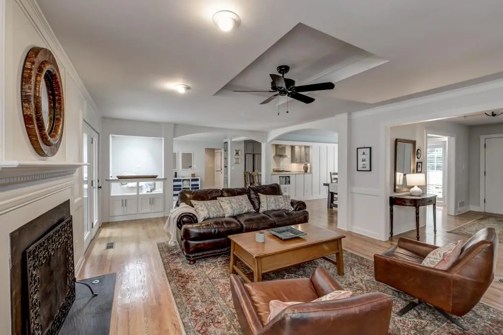 5360 Timber Trail, Sandy Springs, Georgia 30342, 4 Bedrooms Bedrooms, ,3 BathroomsBathrooms,Residential,Sold,5360 Timber Trail,5946513