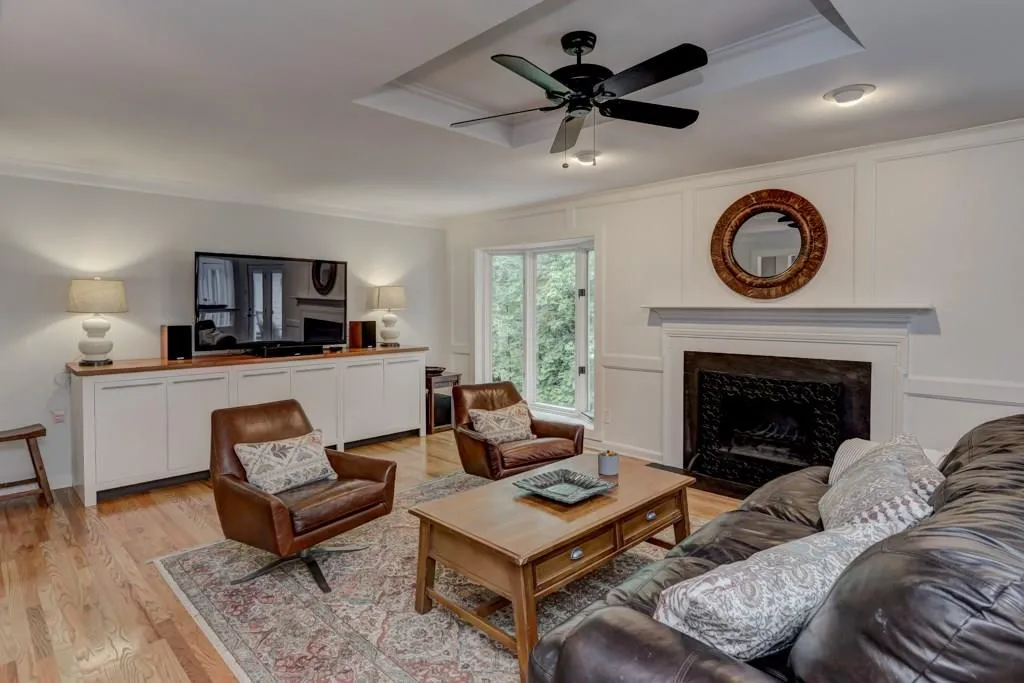 5360 Timber Trail, Sandy Springs, Georgia 30342, 4 Bedrooms Bedrooms, ,3 BathroomsBathrooms,Residential,Sold,5360 Timber Trail,5946513