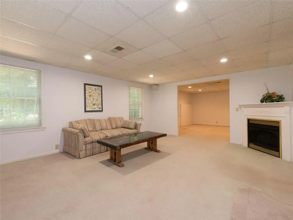 9335 Huntcliff Trace, Sandy Springs, Georgia 30350, 5 Bedrooms Bedrooms, ,5 BathroomsBathrooms,Residential,Sold,9335 Huntcliff Trace,6031699