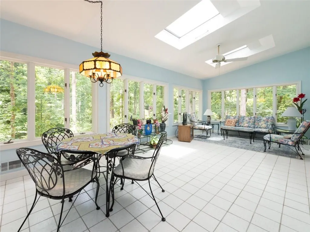 9335 Huntcliff Trace, Sandy Springs, Georgia 30350, 5 Bedrooms Bedrooms, ,5 BathroomsBathrooms,Residential,Sold,9335 Huntcliff Trace,6031699