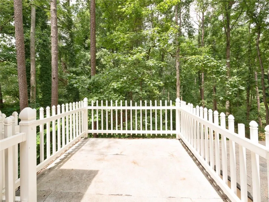 9335 Huntcliff Trace, Sandy Springs, Georgia 30350, 5 Bedrooms Bedrooms, ,5 BathroomsBathrooms,Residential,Sold,9335 Huntcliff Trace,6031699
