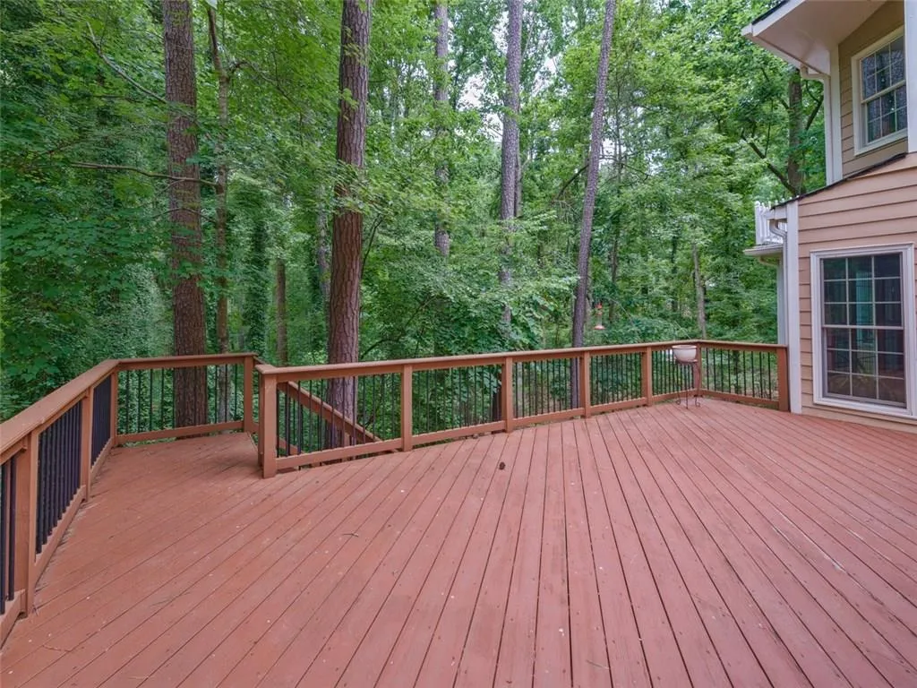 9335 Huntcliff Trace, Sandy Springs, Georgia 30350, 5 Bedrooms Bedrooms, ,5 BathroomsBathrooms,Residential,Sold,9335 Huntcliff Trace,6031699