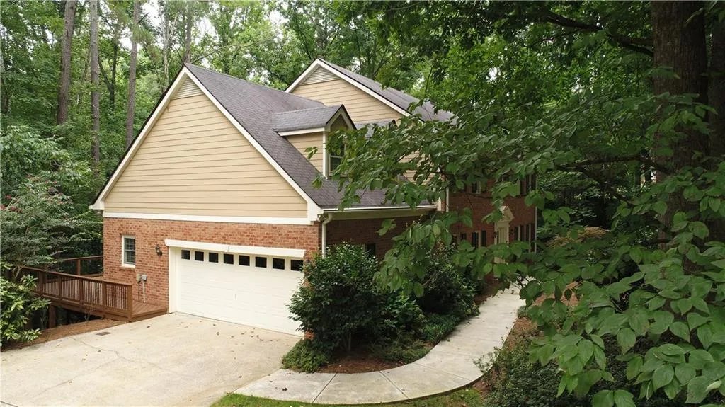 9335 Huntcliff Trace, Sandy Springs, Georgia 30350, 5 Bedrooms Bedrooms, ,5 BathroomsBathrooms,Residential,Sold,9335 Huntcliff Trace,6031699