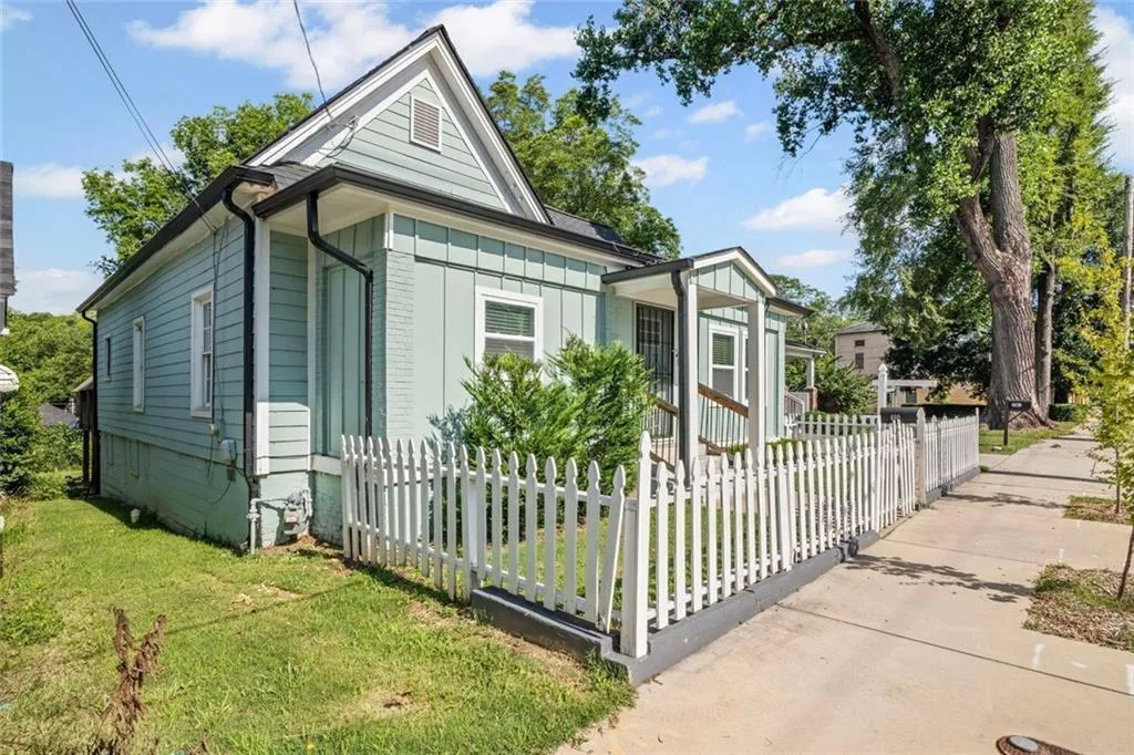 480 James P Brawley Drive Nw, Atlanta, Georgia 30318, 5 Bedrooms Bedrooms, 0 ,3 BathroomsBathrooms,Residential,For Sale,480 James P Brawley Drive Nw,7697334