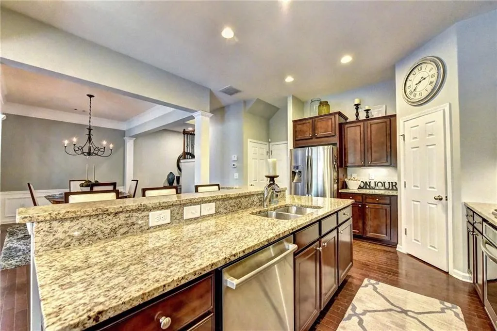 5520 Parkerton Lane, Atlanta, Georgia 30342, 3 Bedrooms Bedrooms, ,3 BathroomsBathrooms,Residential,Sold,5520 Parkerton Lane,6634828